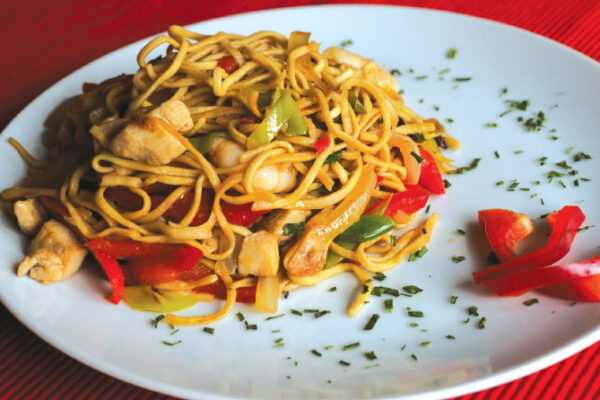 Doktor kuha – Chow mein malo po domače