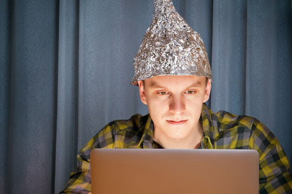 Teorija zarote – Zdrav razum je še živ.  Naj tako tudi ostane.