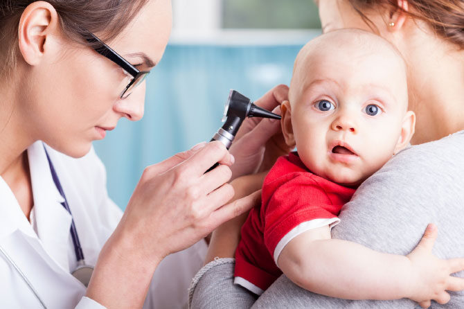 »Mami, boli me ušesek!«