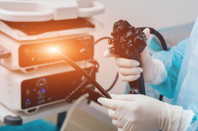 Kolonoskopija v sedaciji in globoki sedaciji brez bolečin