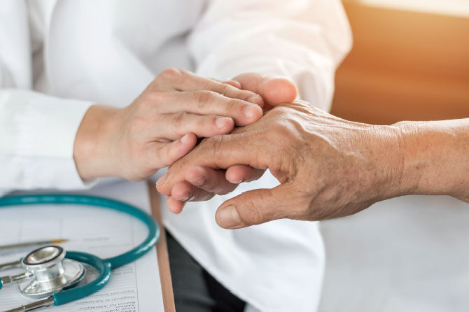 Revmatoidni artritis – Na slabšem so ženske in kadilci