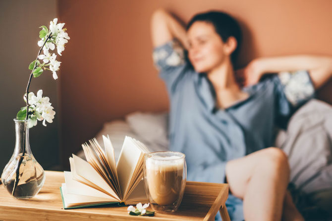 Zunaj vse brsti in žvrgoli, mi pa tako trudni