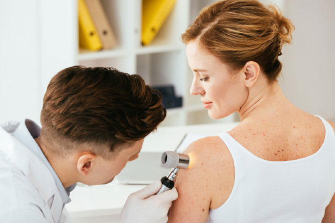 Melanom – Problem niso leta ampak »UV-kilometrina«