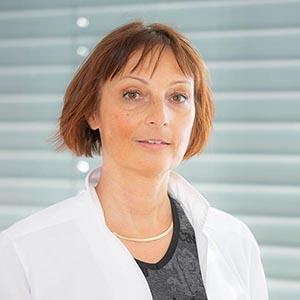 dr. Nataša Berdenjak Bajuk, dr. med., specialistka interne medicine dr. Nataša Berdenjak Bajuk, dr. med., specialistka interne medicine